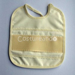 BABERO DE PIQUÉ